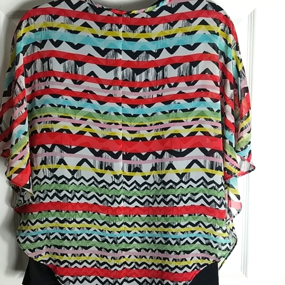 Robert Louis, 1-29, Flutter Tank, Multi- Color, great With Jeans/shorts. size L - Picture 6 of 7